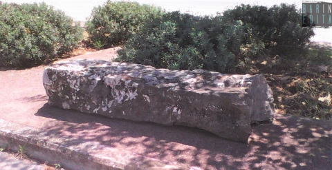 Terlizzi, nel parcheggio del mercato giace un menhir: � il "Guerriero" scomparso 13 anni fa